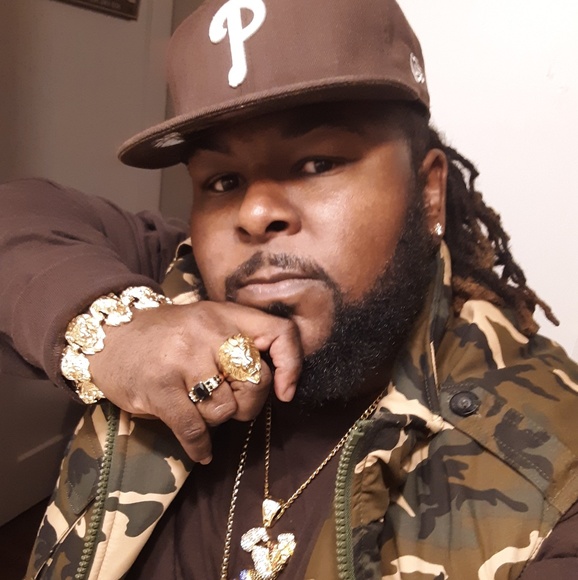 Meet your Posher, Trevon - Picture 1 of 2